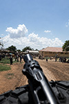 IN PATTUGLIAMENTO NEI PRESSI DELLA SCUOLA DEL VILLAGGIO DI GIALALASSI, IN SOMALIA.